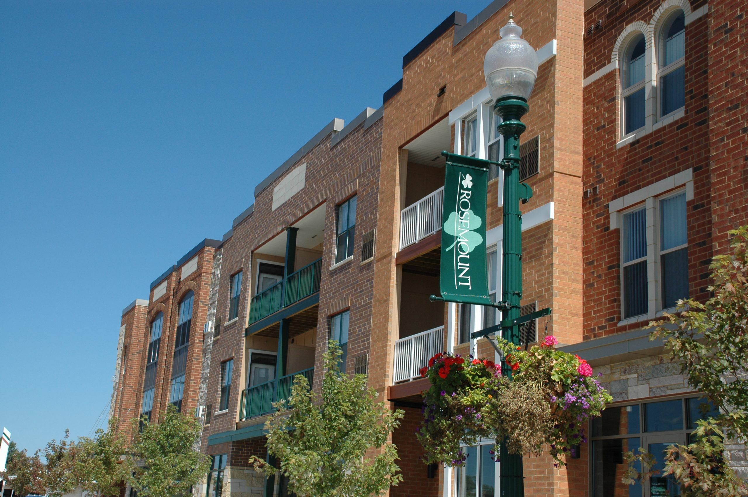 Waterford Commons, Rosemount